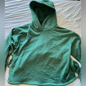 AMERICAN EAGLE GREEN CROPPED HOODIE! SIZE SMALL, NEW WITH TAGS, NEVER WORN